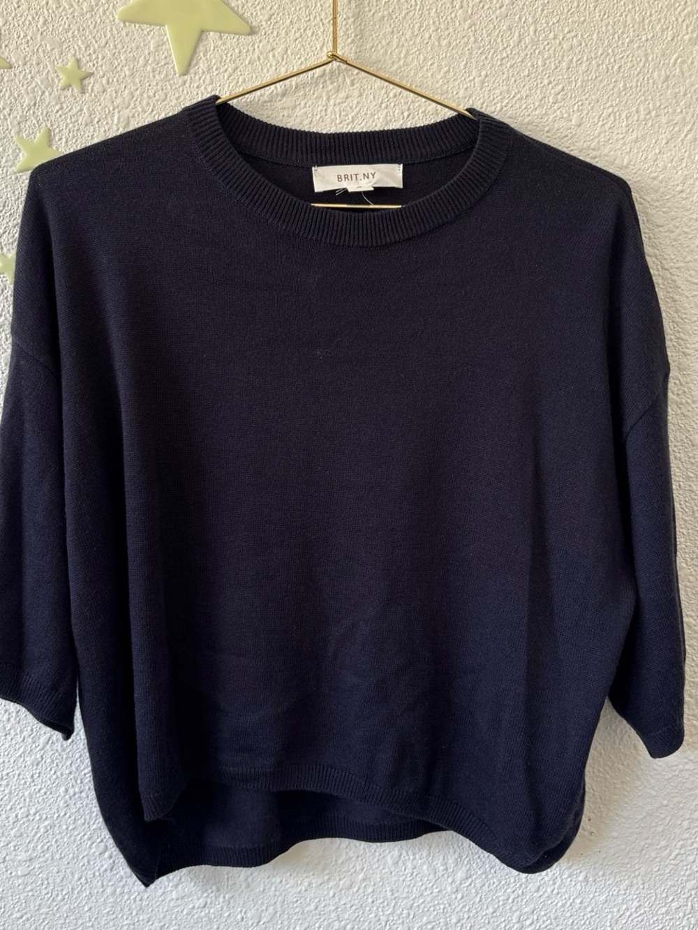 Brit NY navy blue cropped sweater with purse accessory